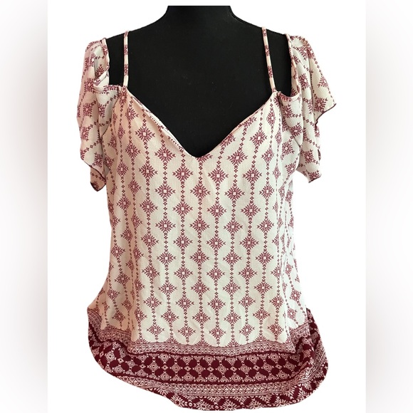 allie rose Tops - Allie Rose Cold Shoulder Halter Sz XL